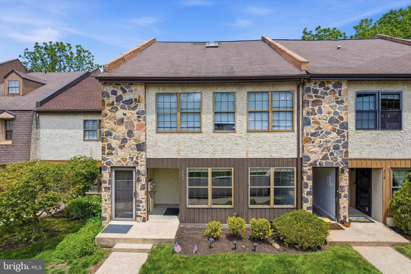 240 Smallwood Ct, West Chester