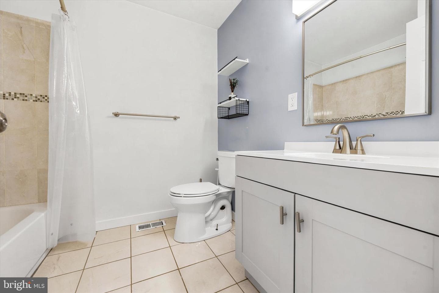 240 Smallwood Court photo 16