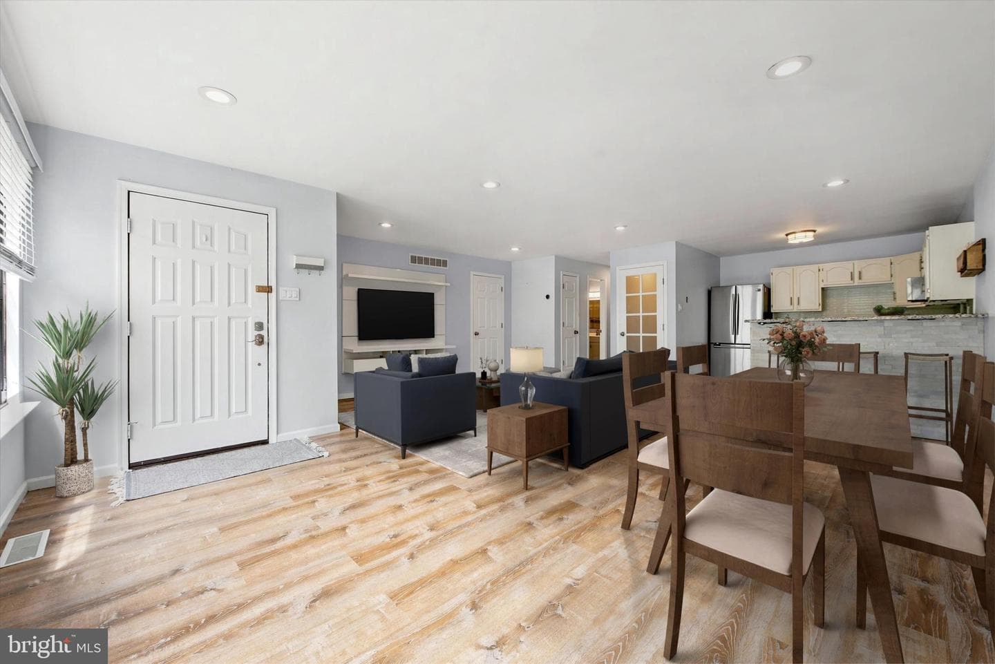 240 Smallwood Court photo 4