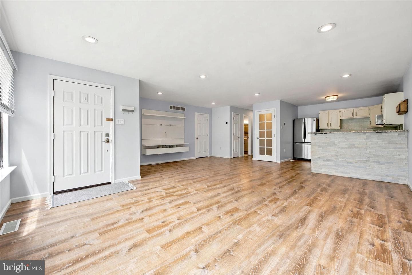 240 Smallwood Court photo 5
