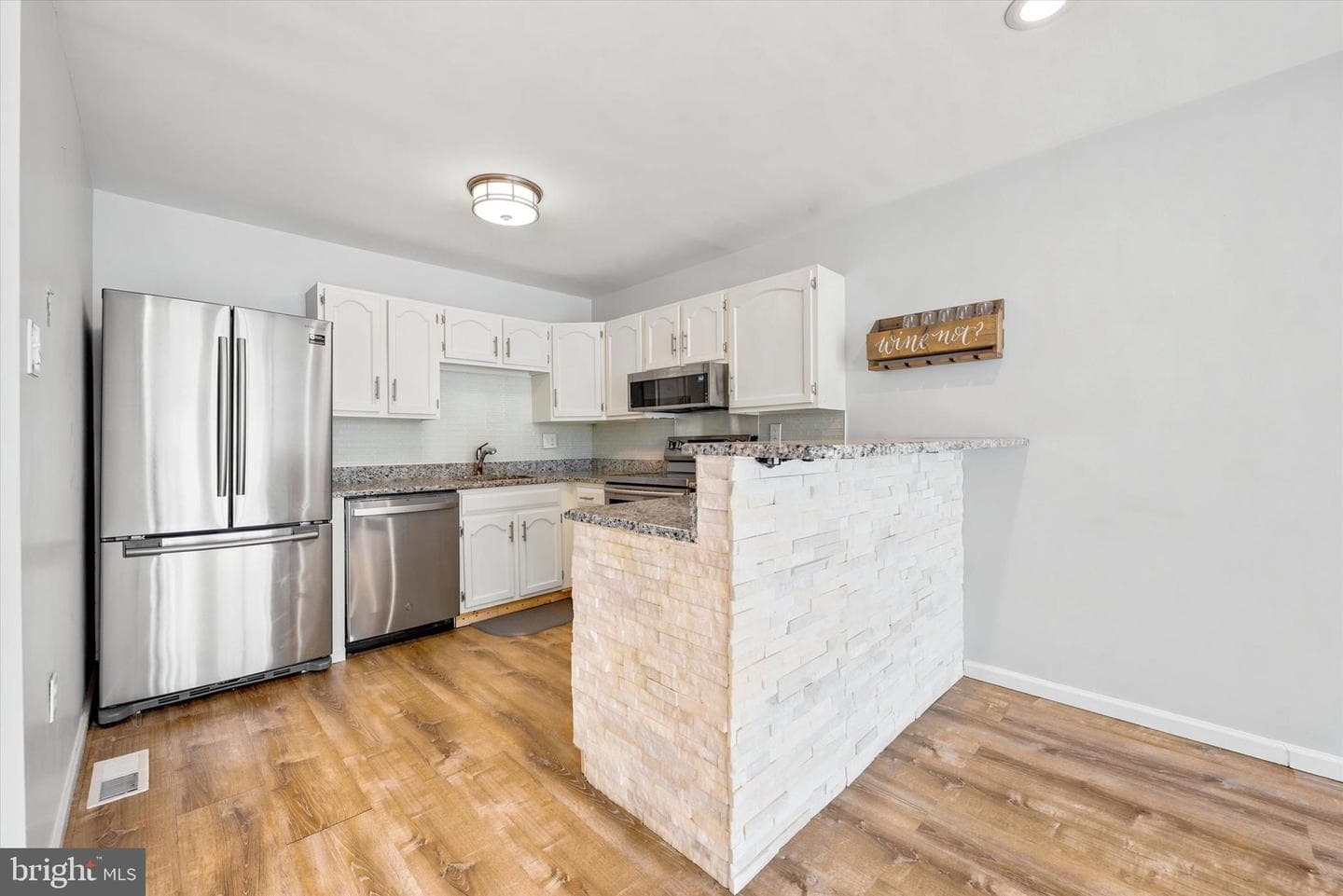 240 Smallwood Court photo 8