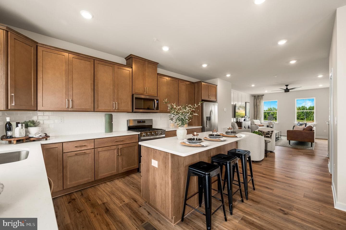 507 Titanium Street photo 4