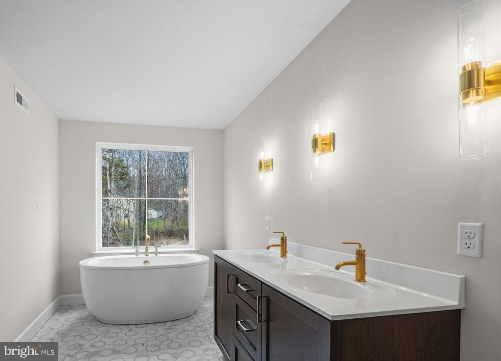 Lot 1 Saint Peters Road photo 31