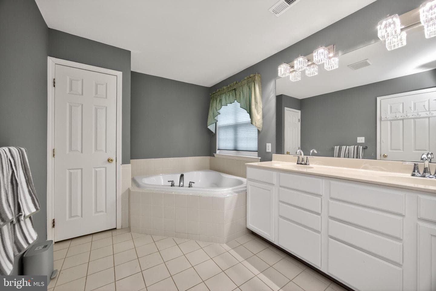 328 Dartmouth Road photo 26