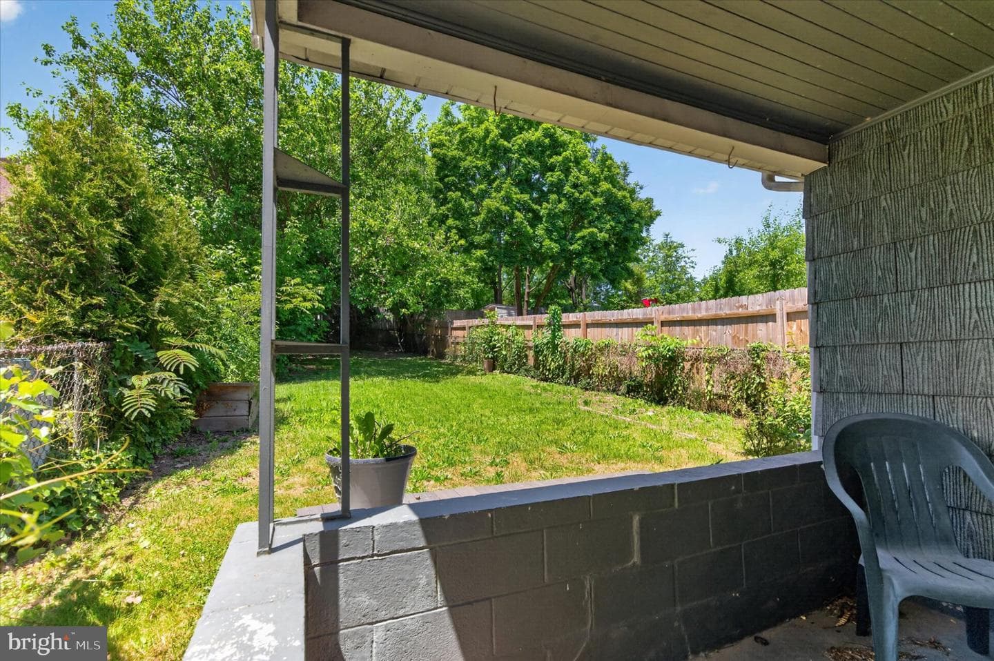 357 Emmett Street photo 32