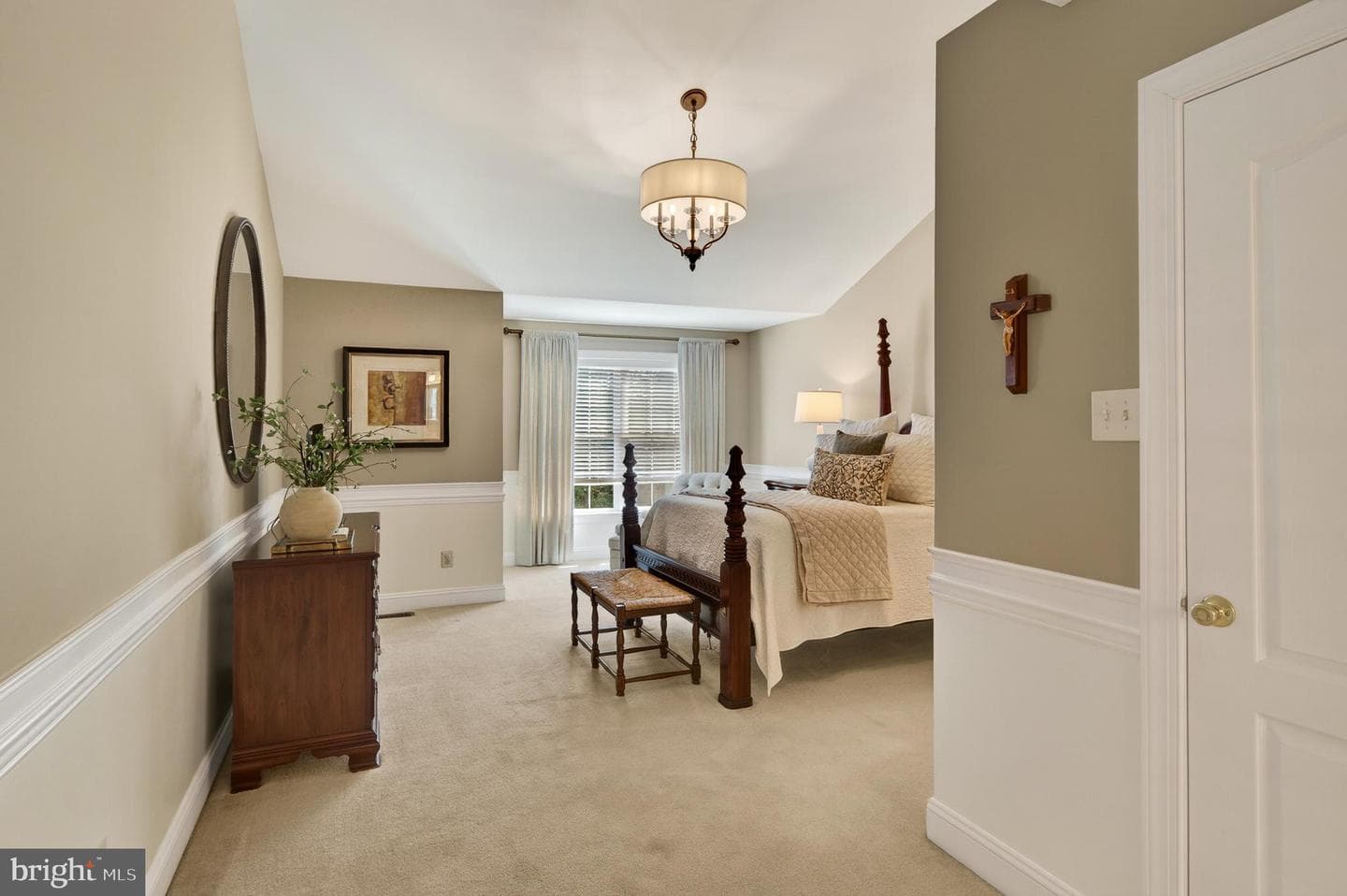 304 Greenbriar Drive photo 31