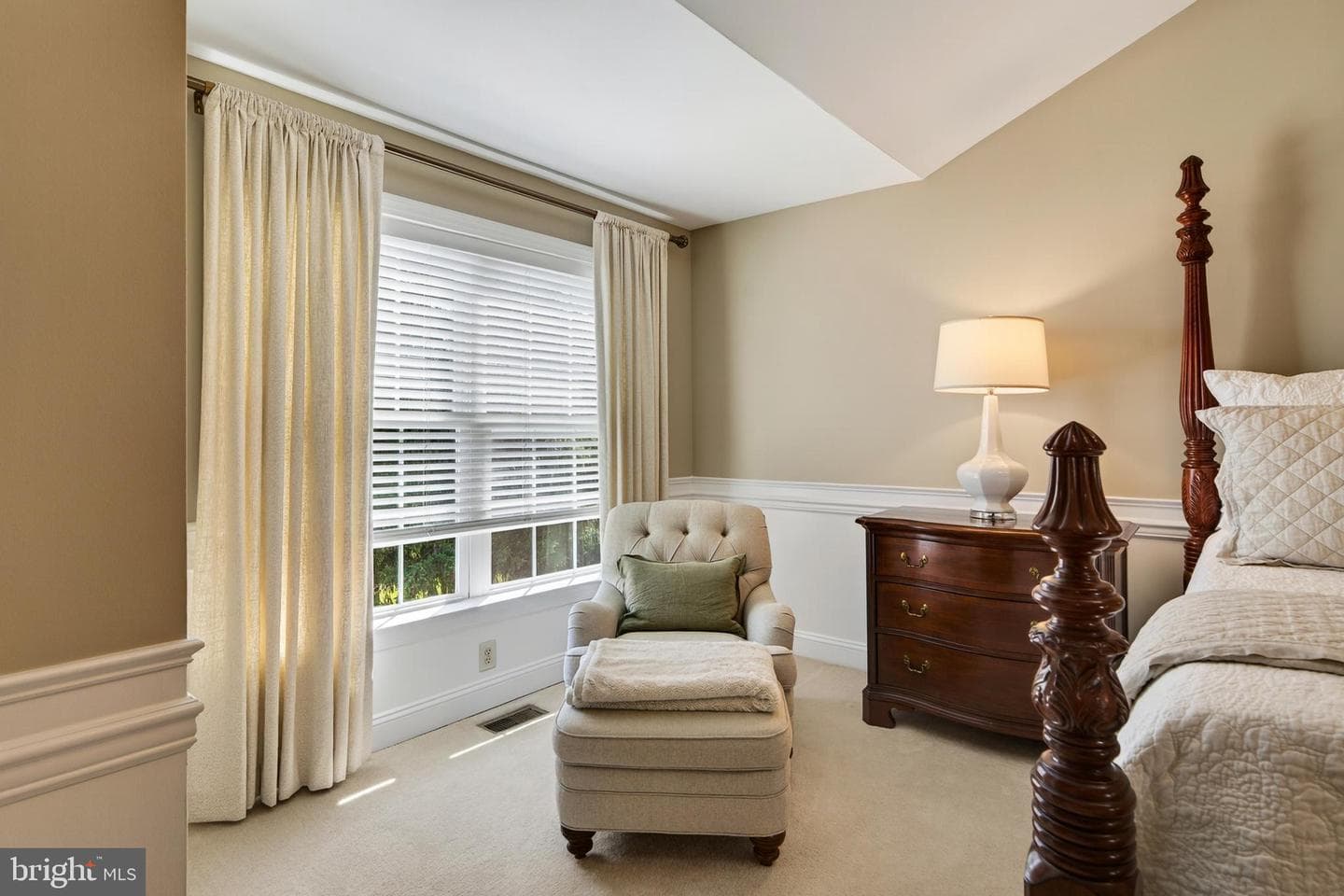 304 Greenbriar Drive photo 33
