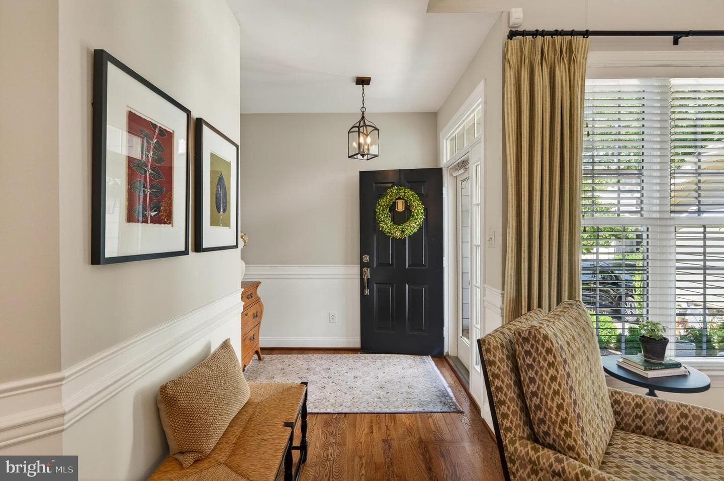 304 Greenbriar Drive photo 4