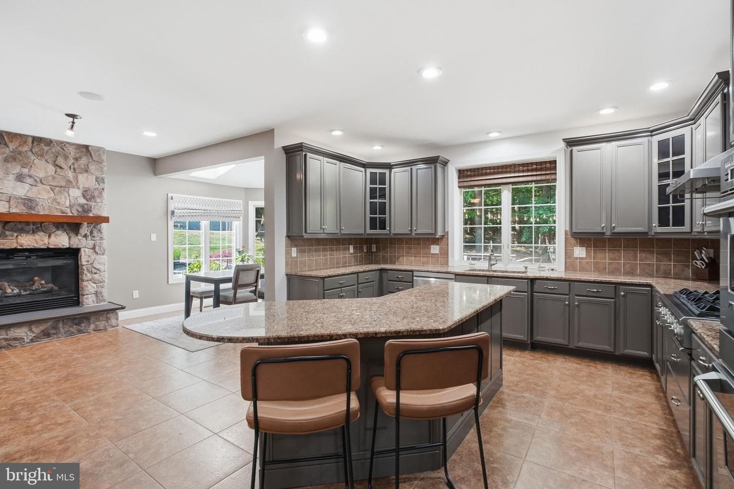 1344 Brownsville Road photo 18