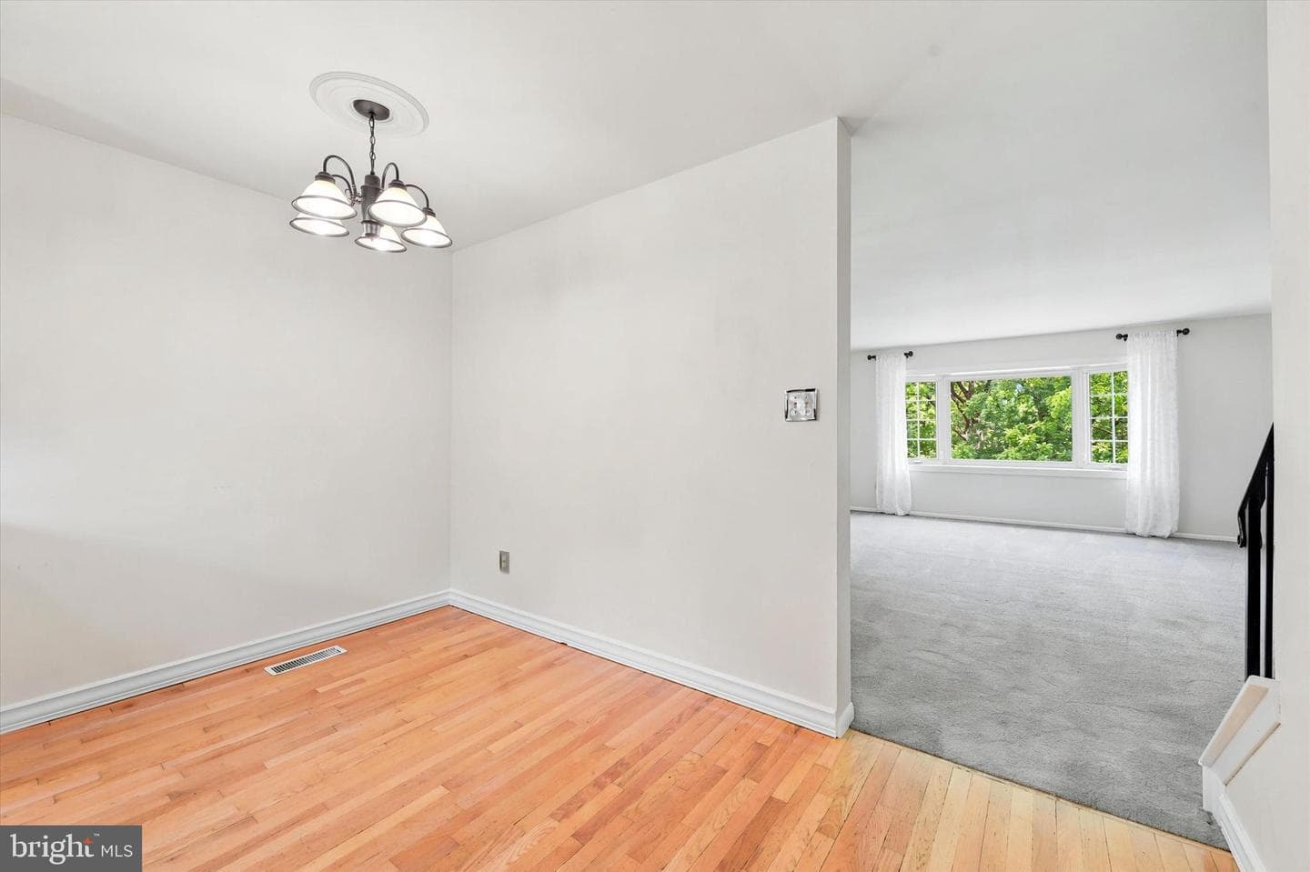 324 Carlyn Court photo 11