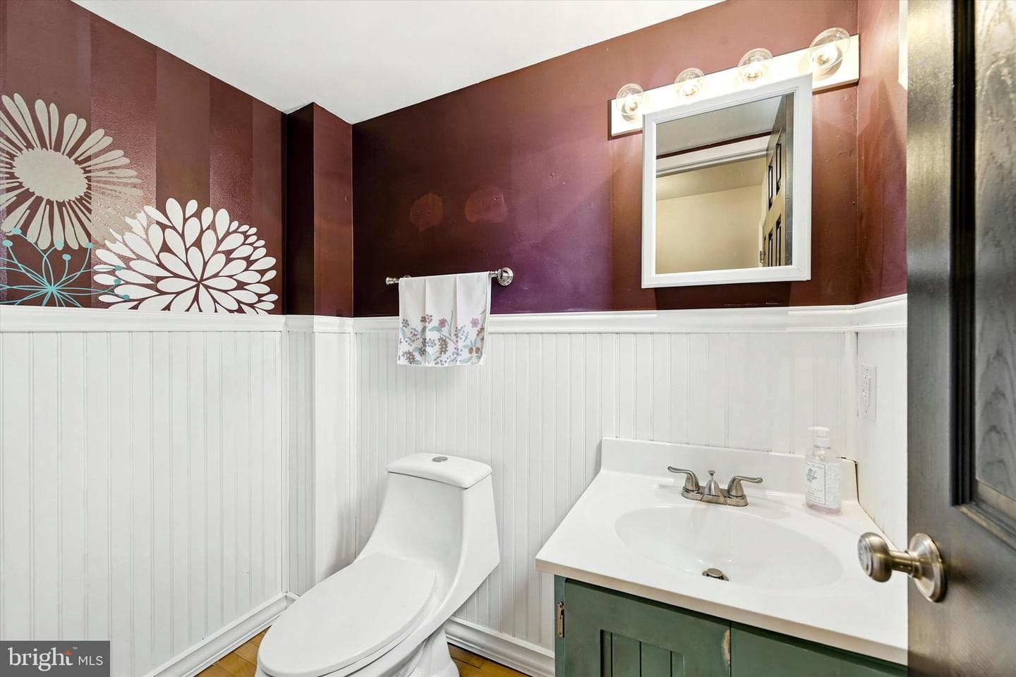 324 Carlyn Court photo 12