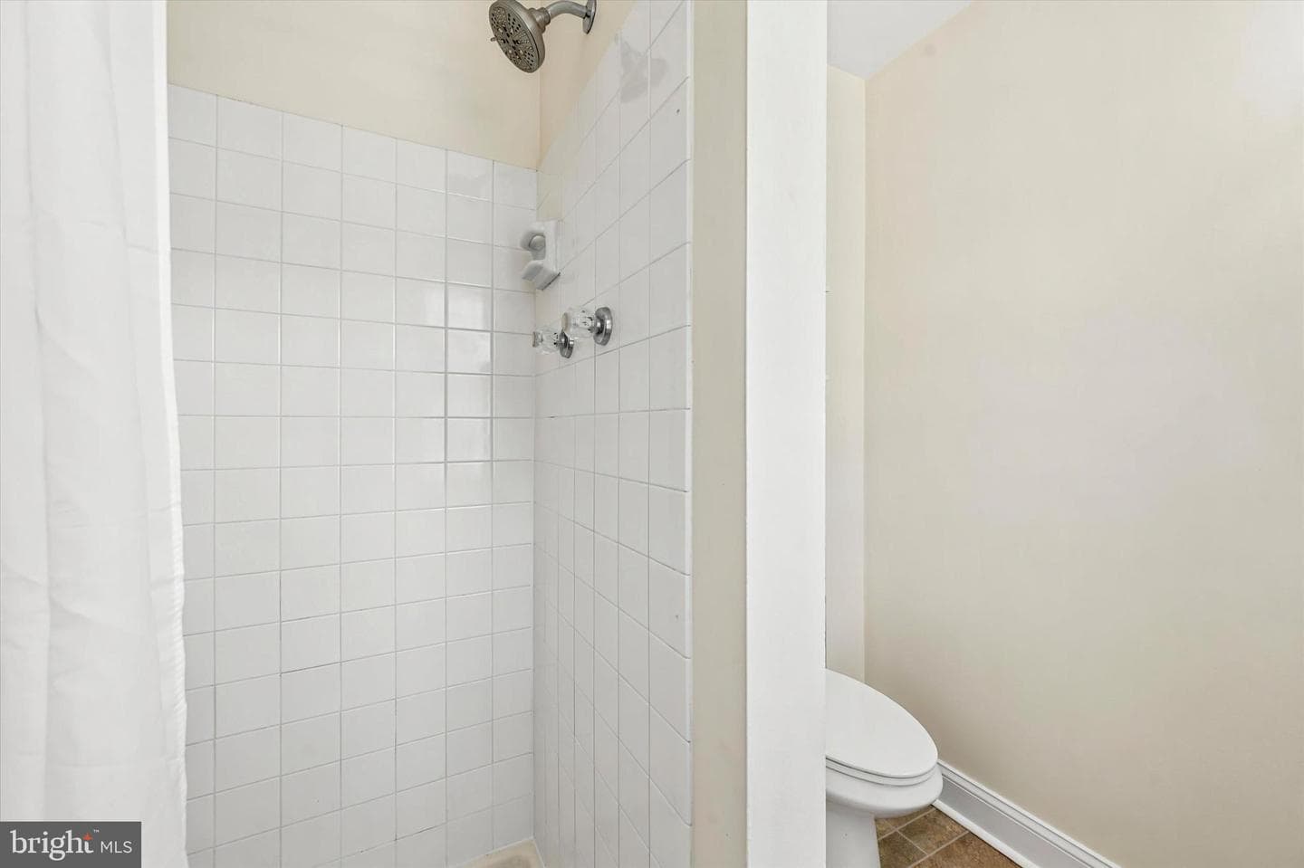 324 Carlyn Court photo 17