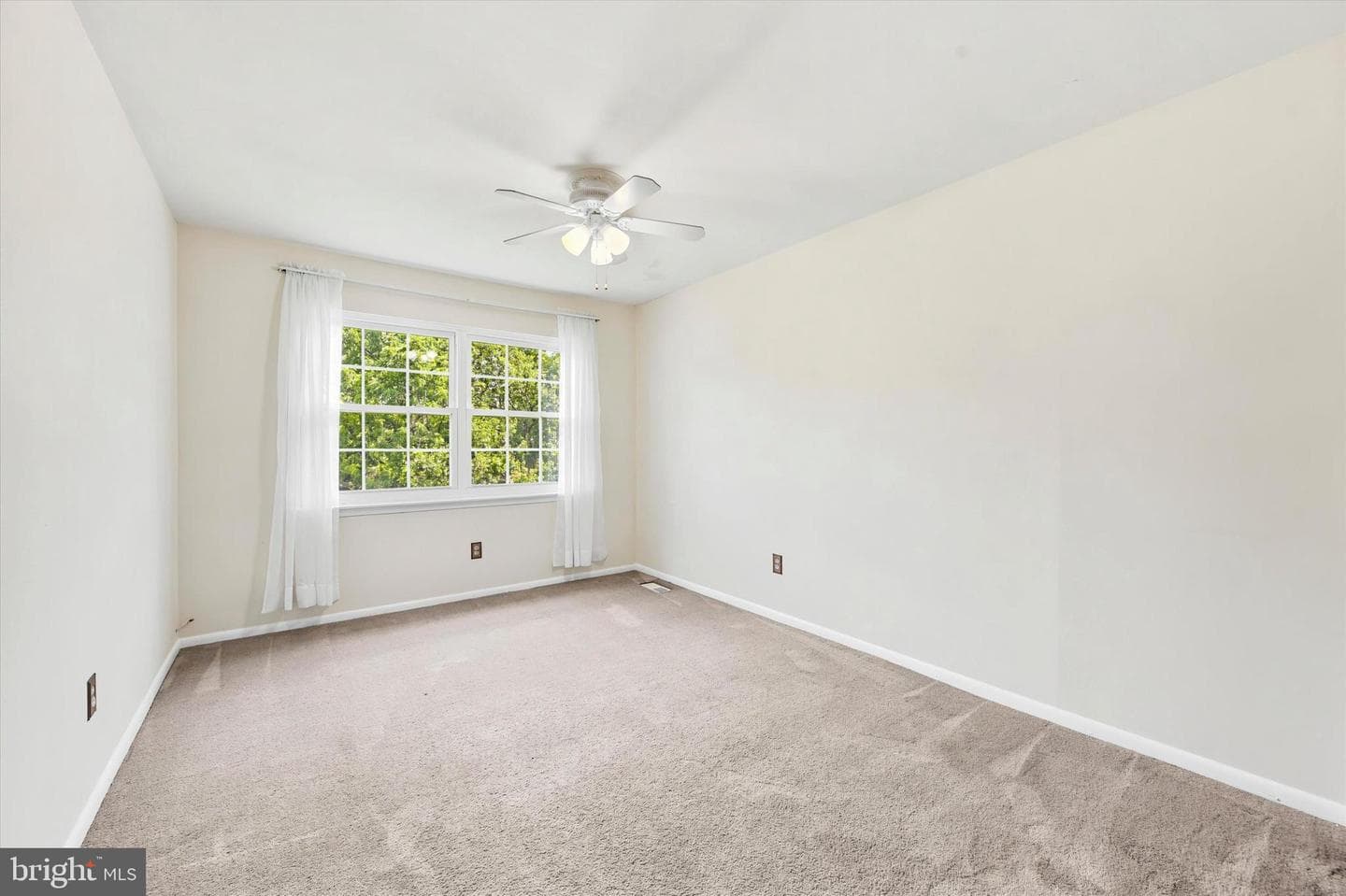 324 Carlyn Court photo 18
