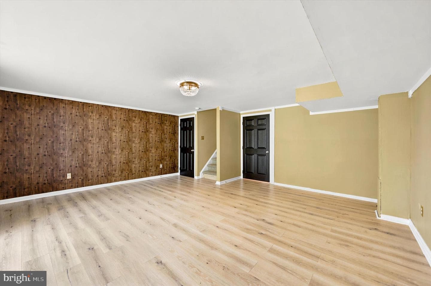 324 Carlyn Court photo 27