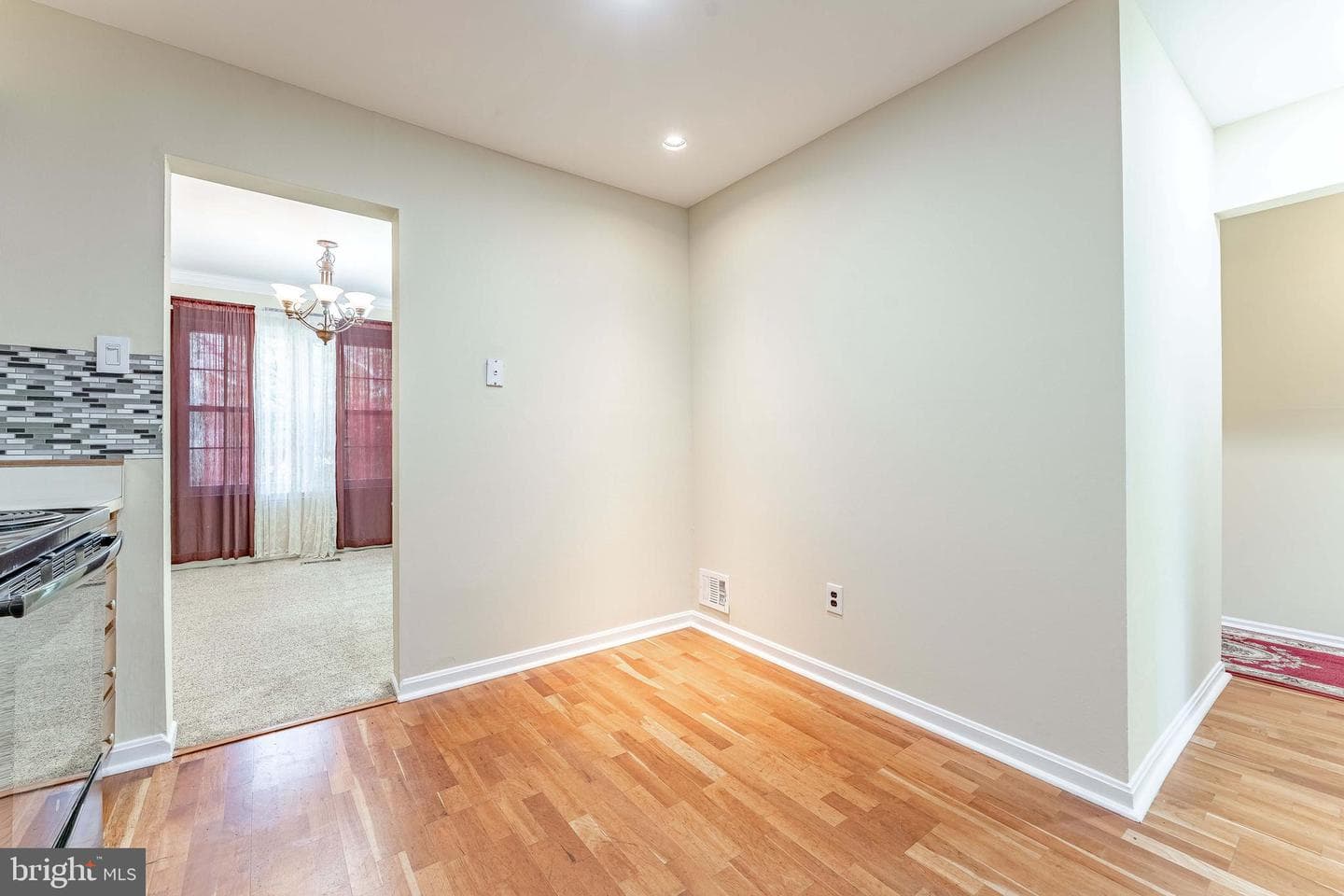 11 Chateau Circle photo 11