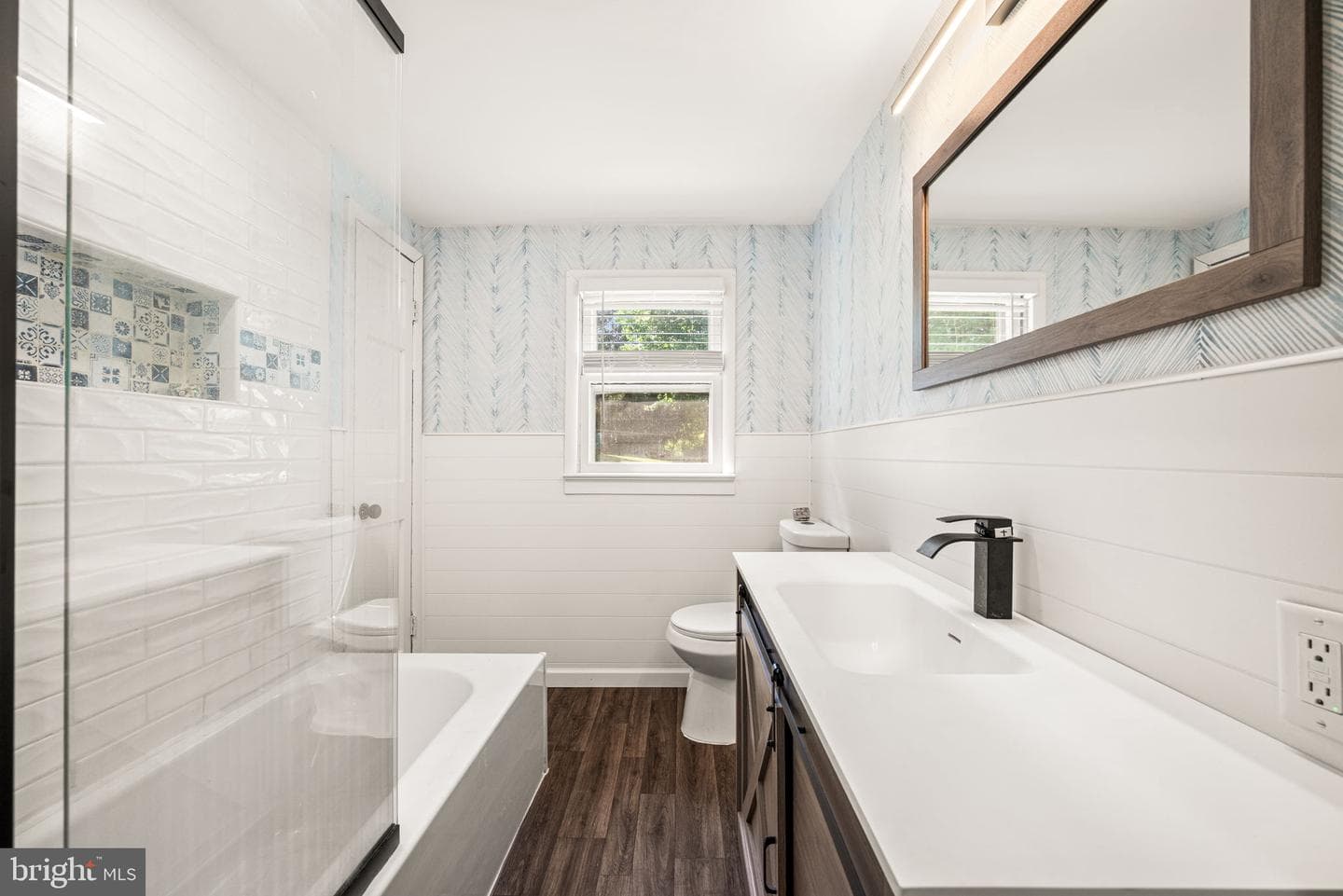 1068 Ebelhare Road photo 14