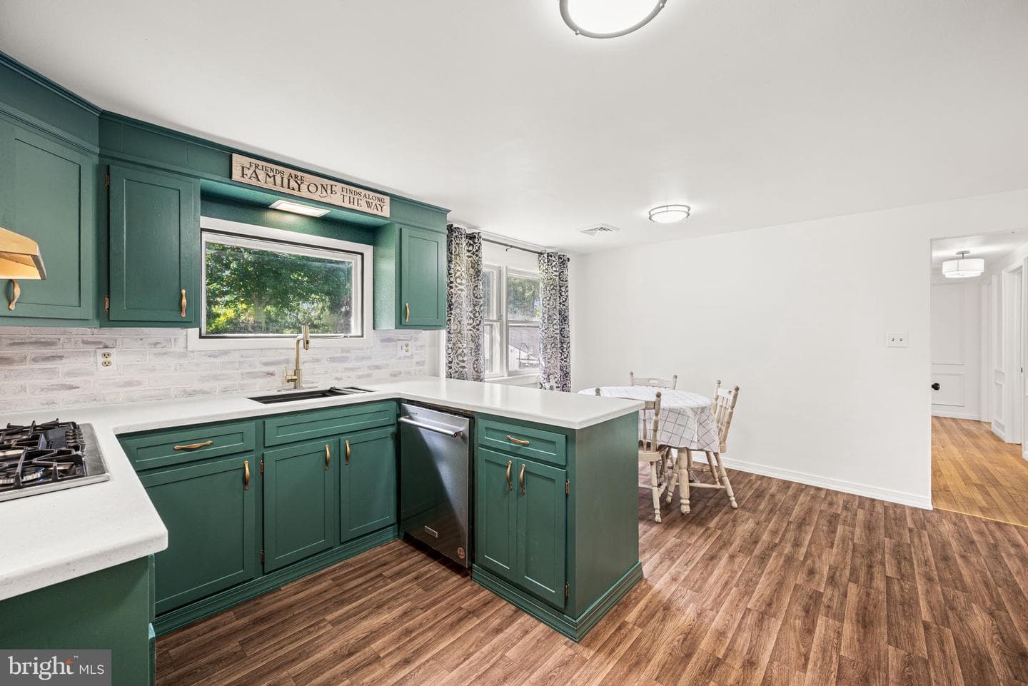 1068 Ebelhare Road photo 8