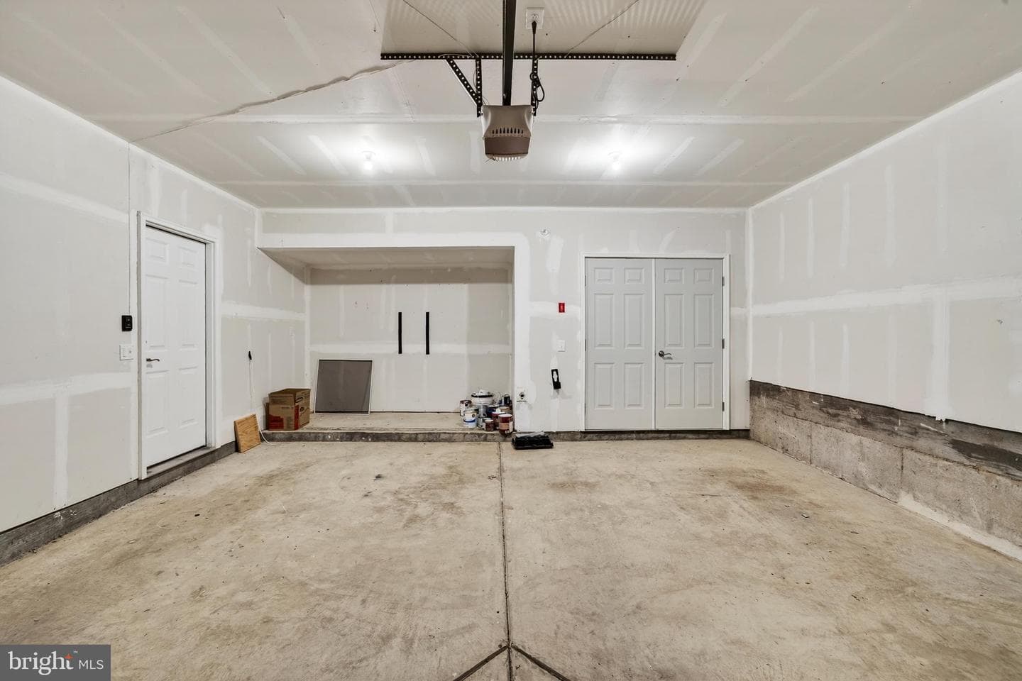 323 Stafford Court photo 38