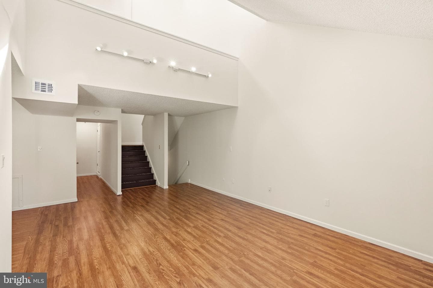 142 Harvest Lane #214 photo 7