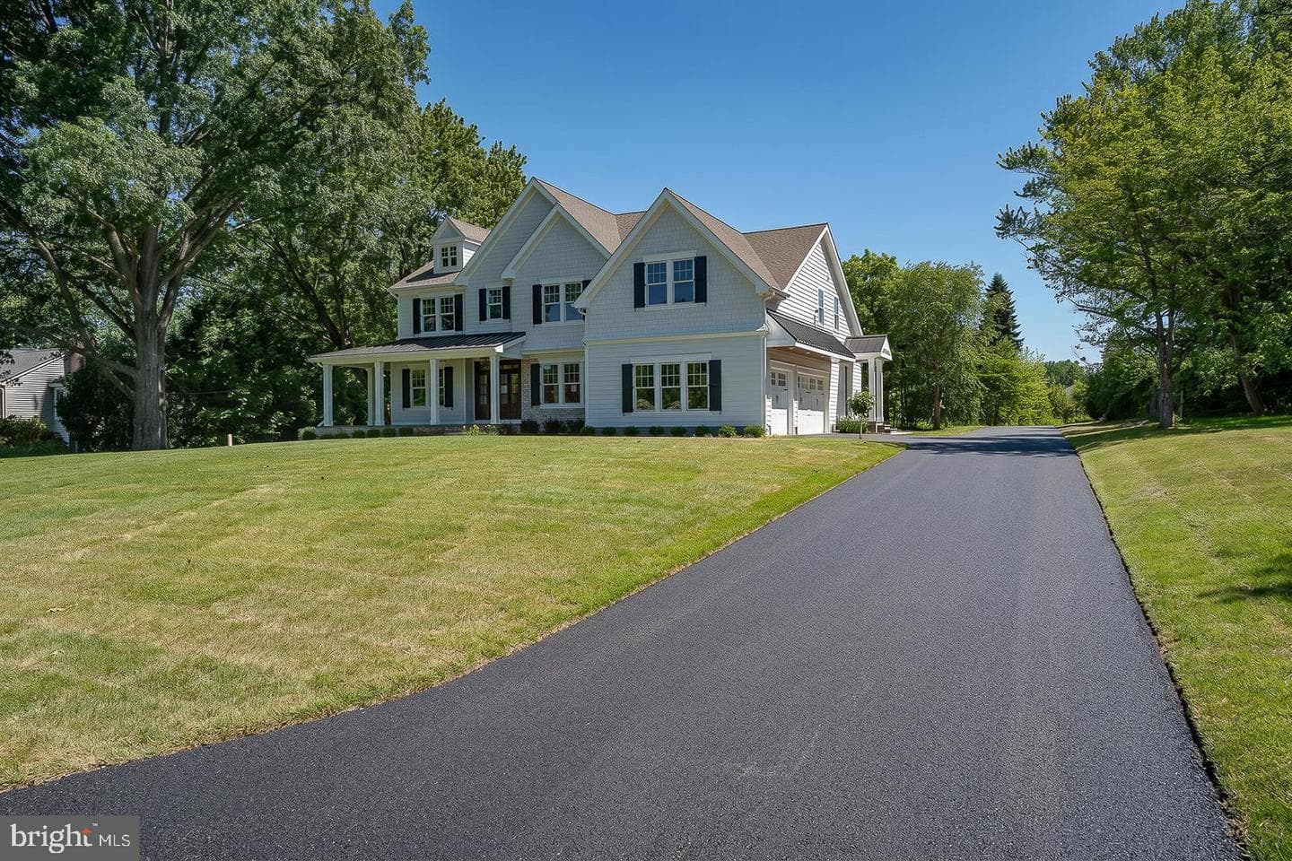 2074 Fox Creek Road photo 3