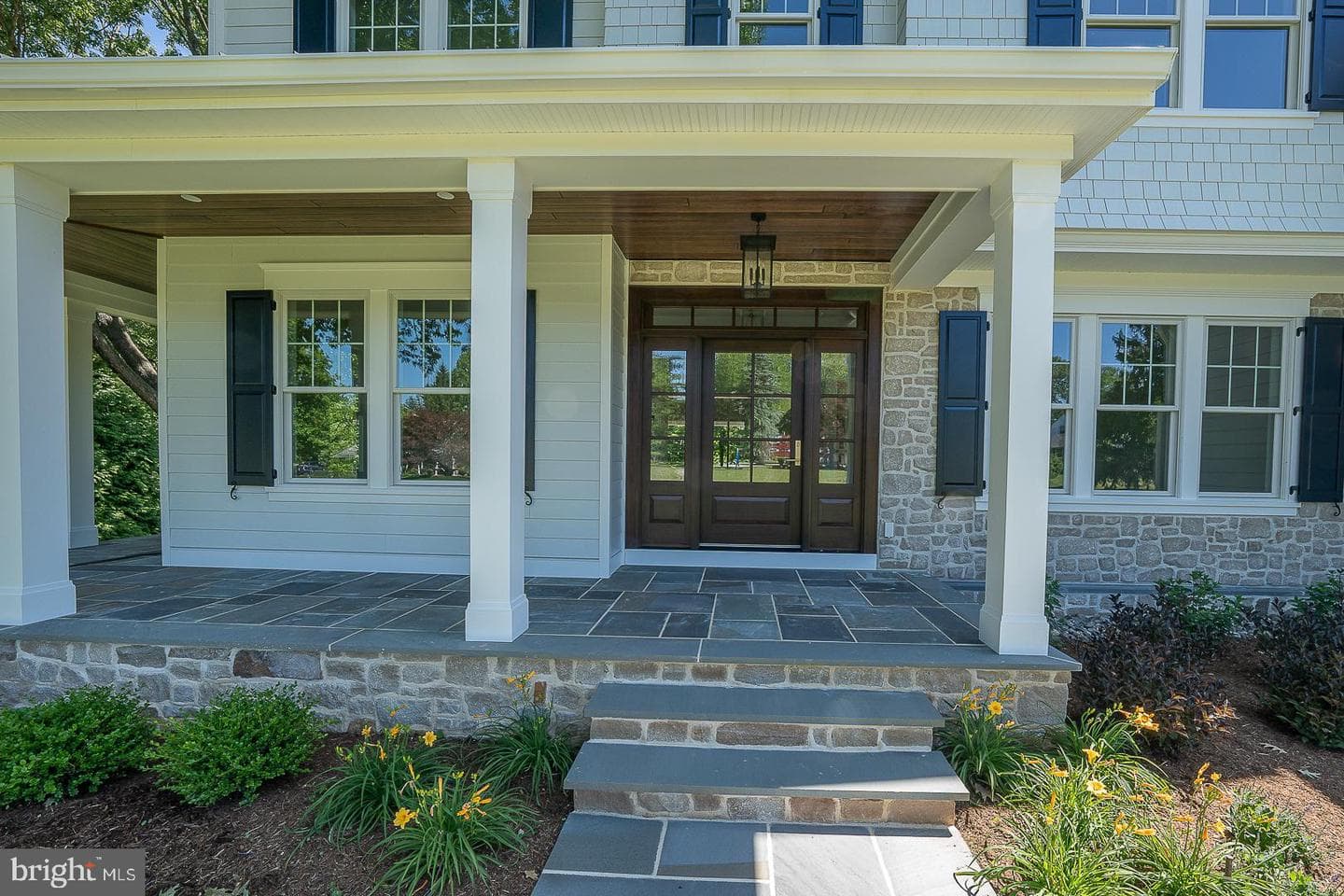 2074 Fox Creek Road photo 4