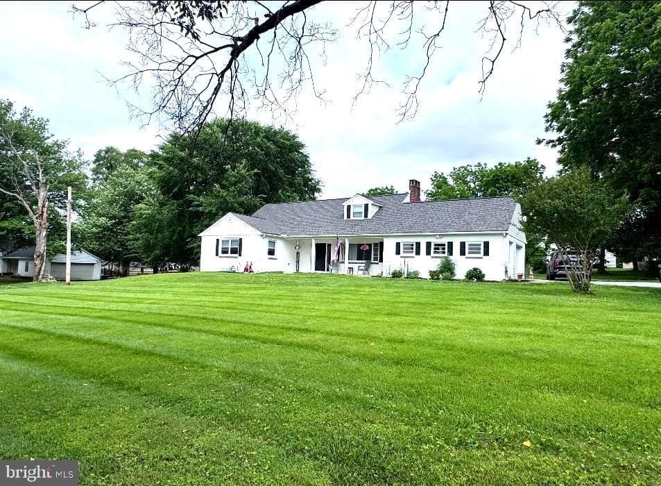 251 W Locust Street photo 2