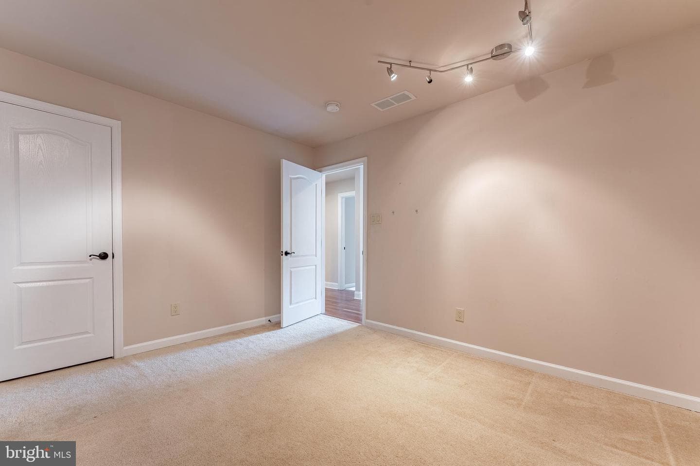 224 Hearn Avenue photo 51