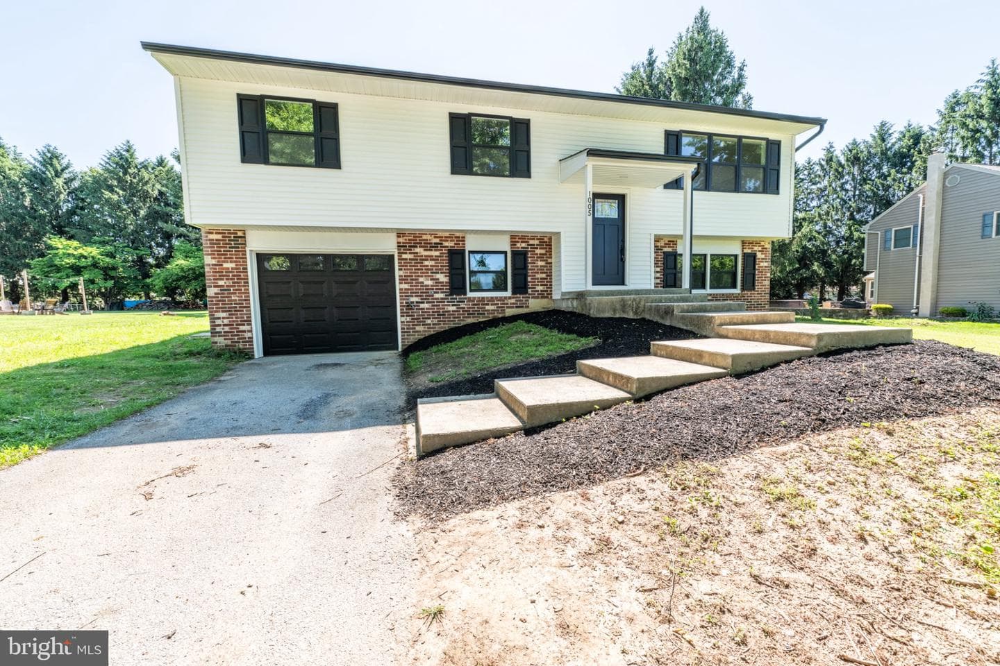 1005 Ericsson Drive photo 4