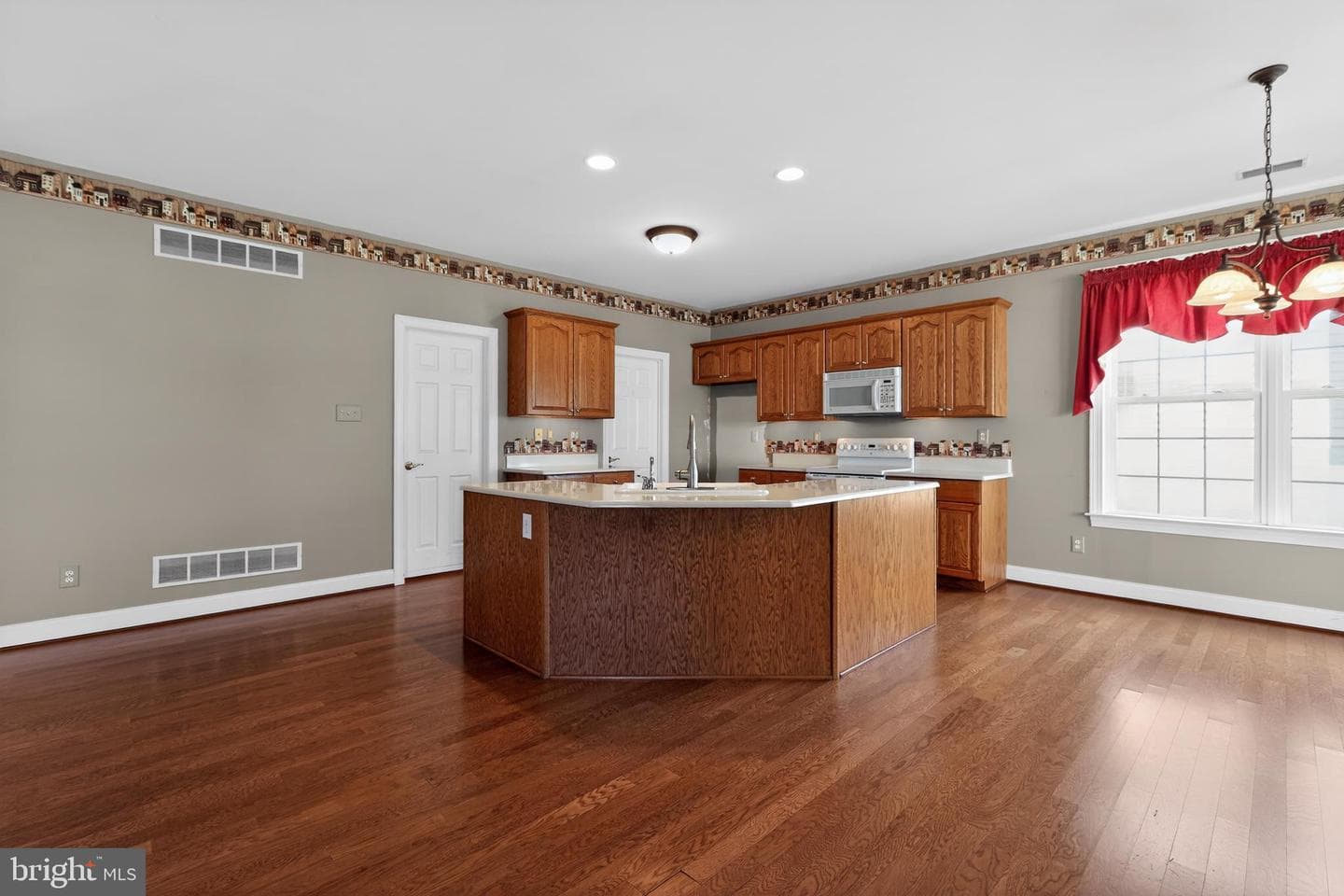 307 Sawgrass Court photo 7