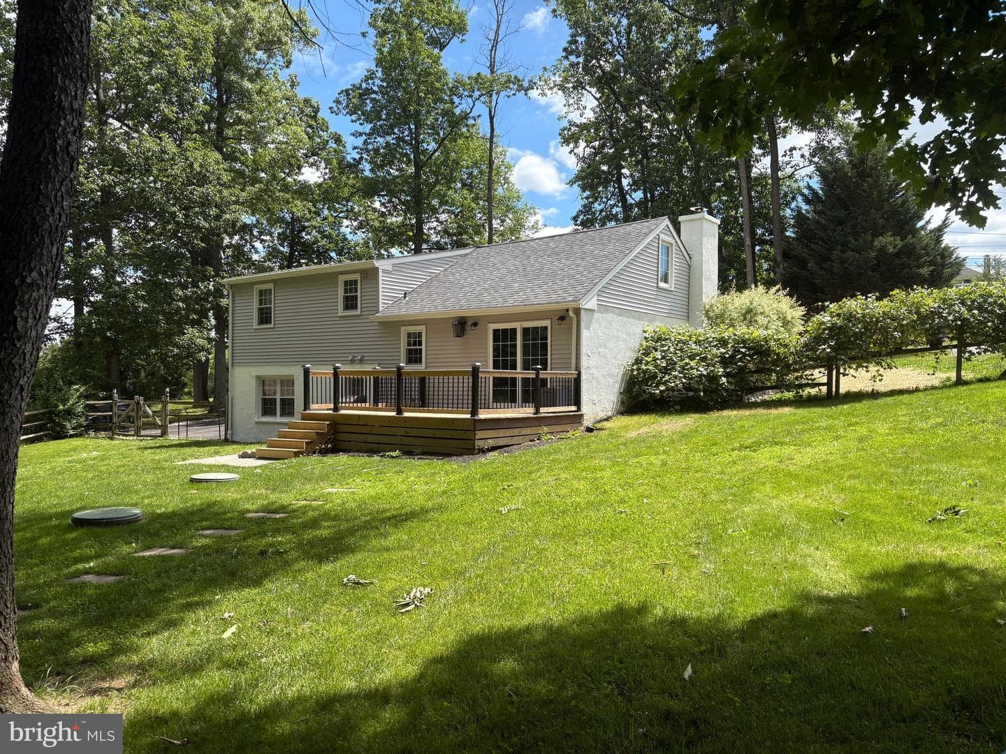 1446 Romansville photo 26
