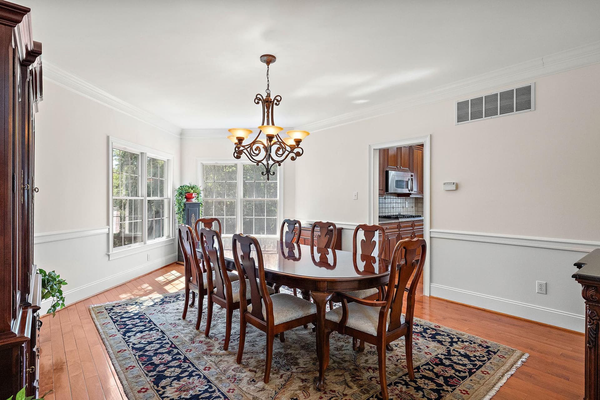 1670 Royal Berkshire Circle photo 17