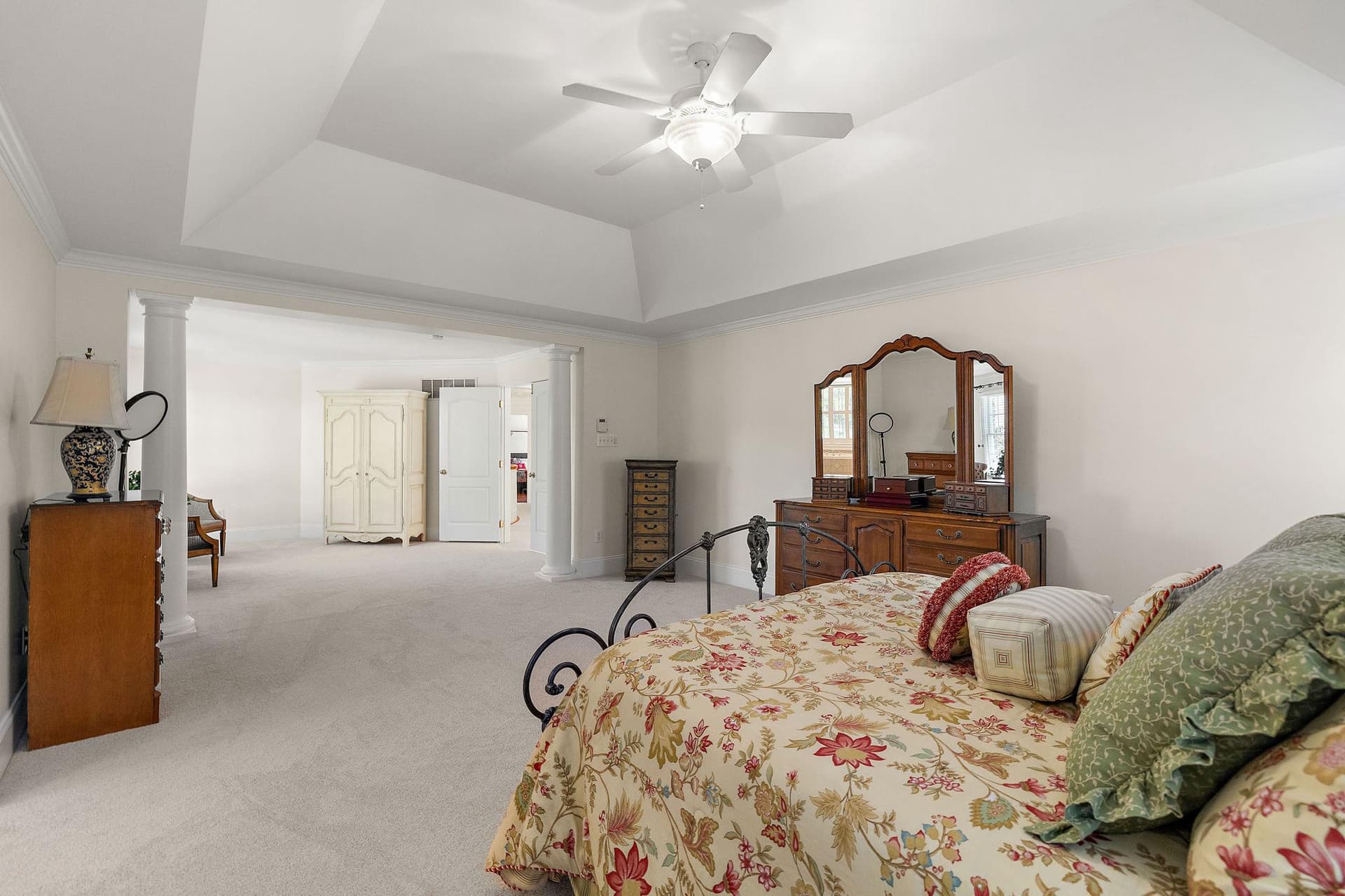 1670 Royal Berkshire Circle photo 29