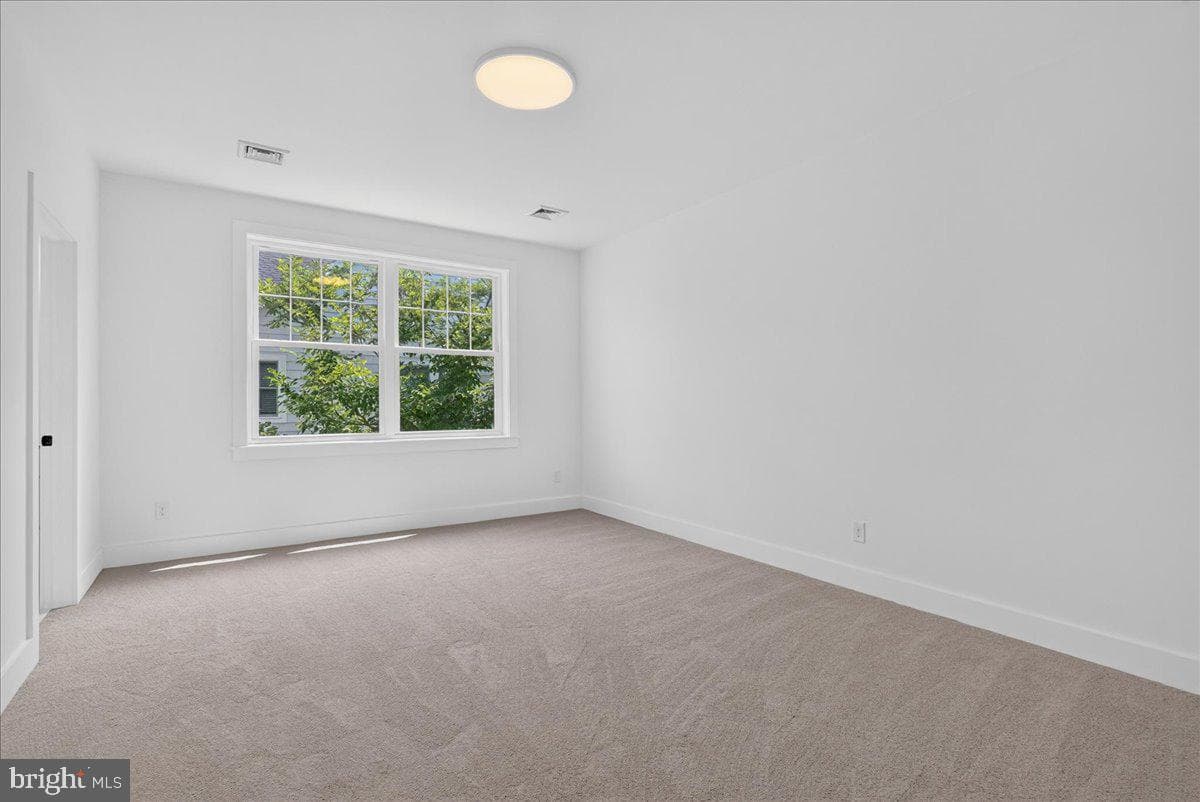 440 Highland Avenue photo 11
