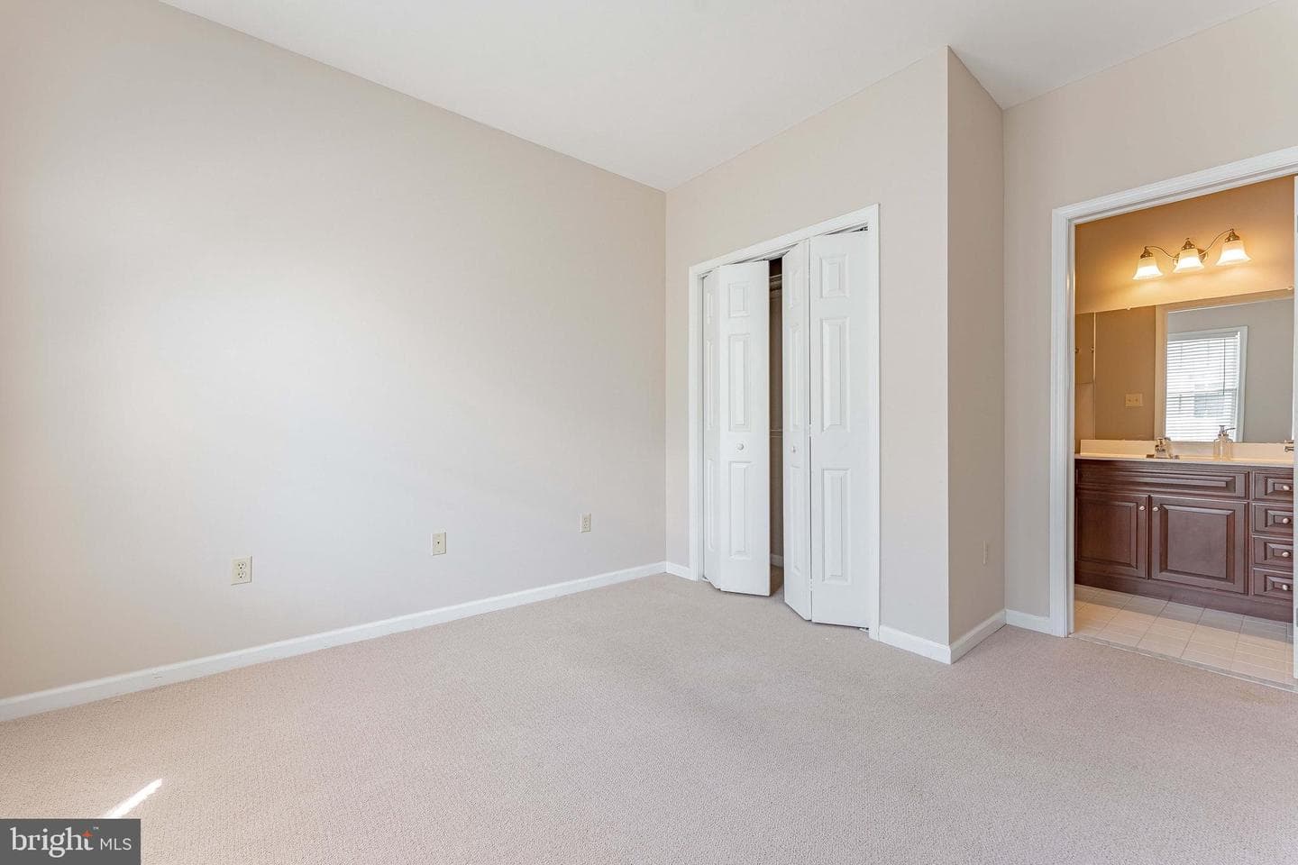 136 Bridge Street #302 photo 19