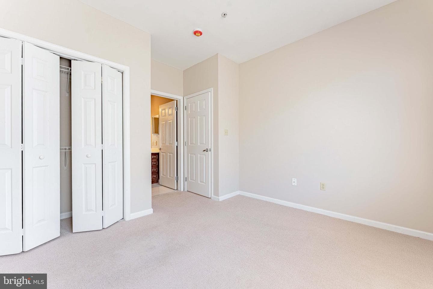 136 Bridge Street #302 photo 20