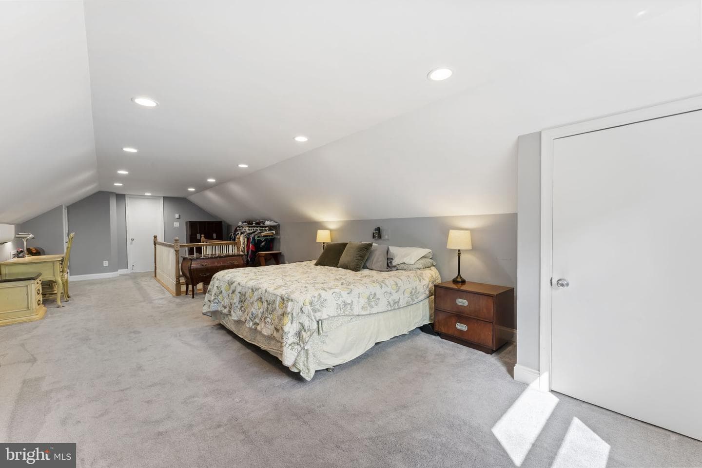 552 Woodside Avenue photo 26