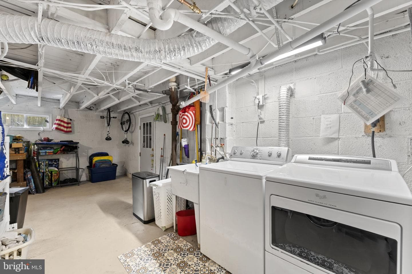 552 Woodside Avenue photo 32