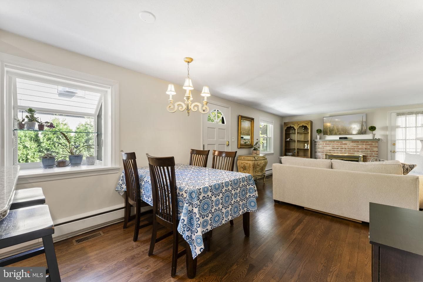 552 Woodside Avenue photo 7