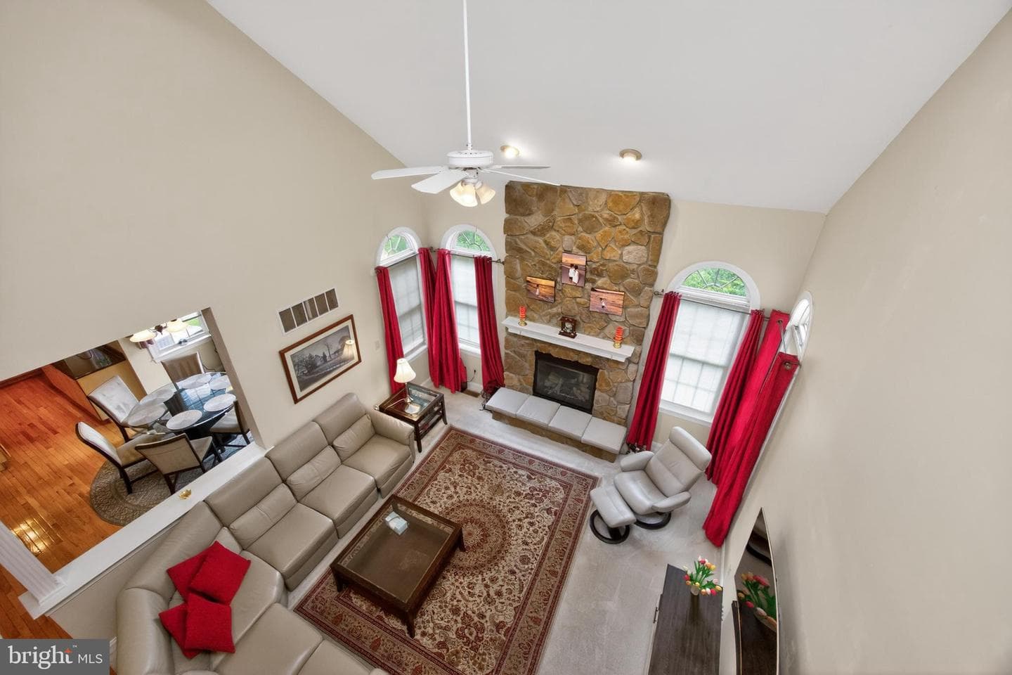 904 Victoria Court photo 29