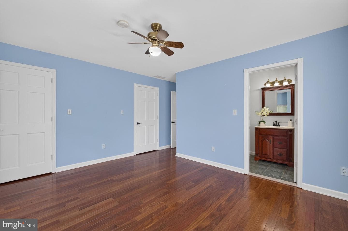 1364 College Hill Dr photo 17