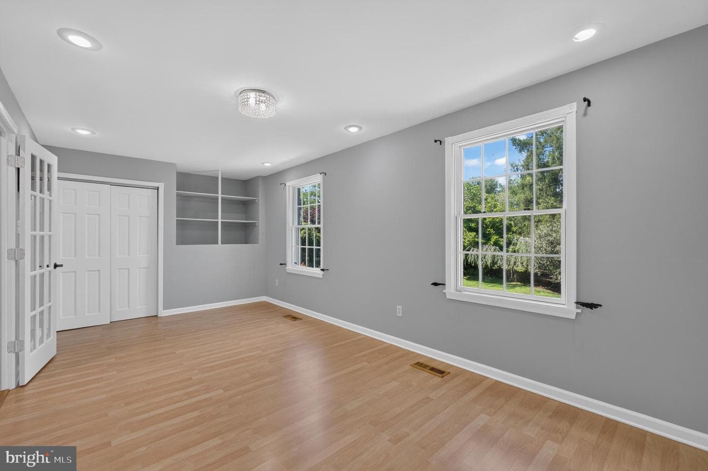 1364 College Hill Dr photo 33