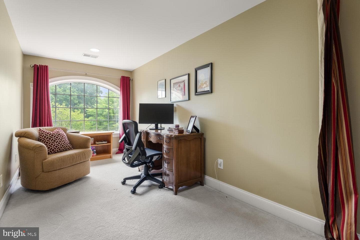 55 Mccormick Way photo 38
