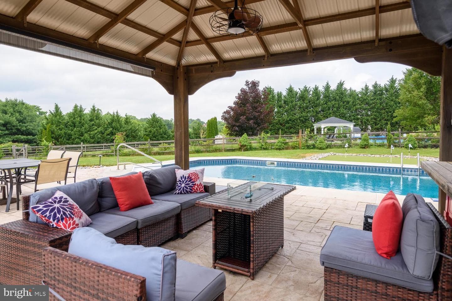 55 Mccormick Way photo 49