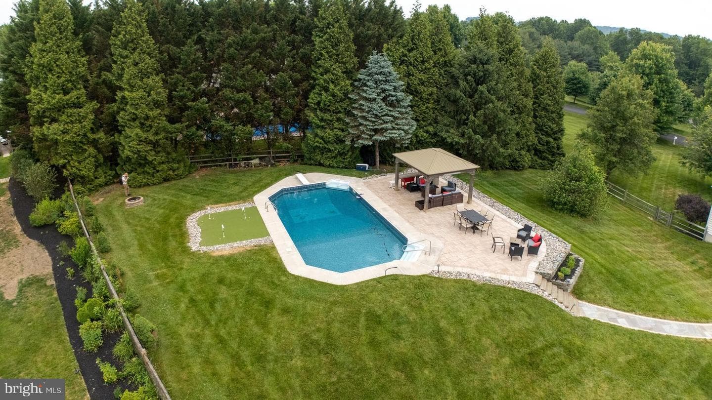 55 Mccormick Way photo 52