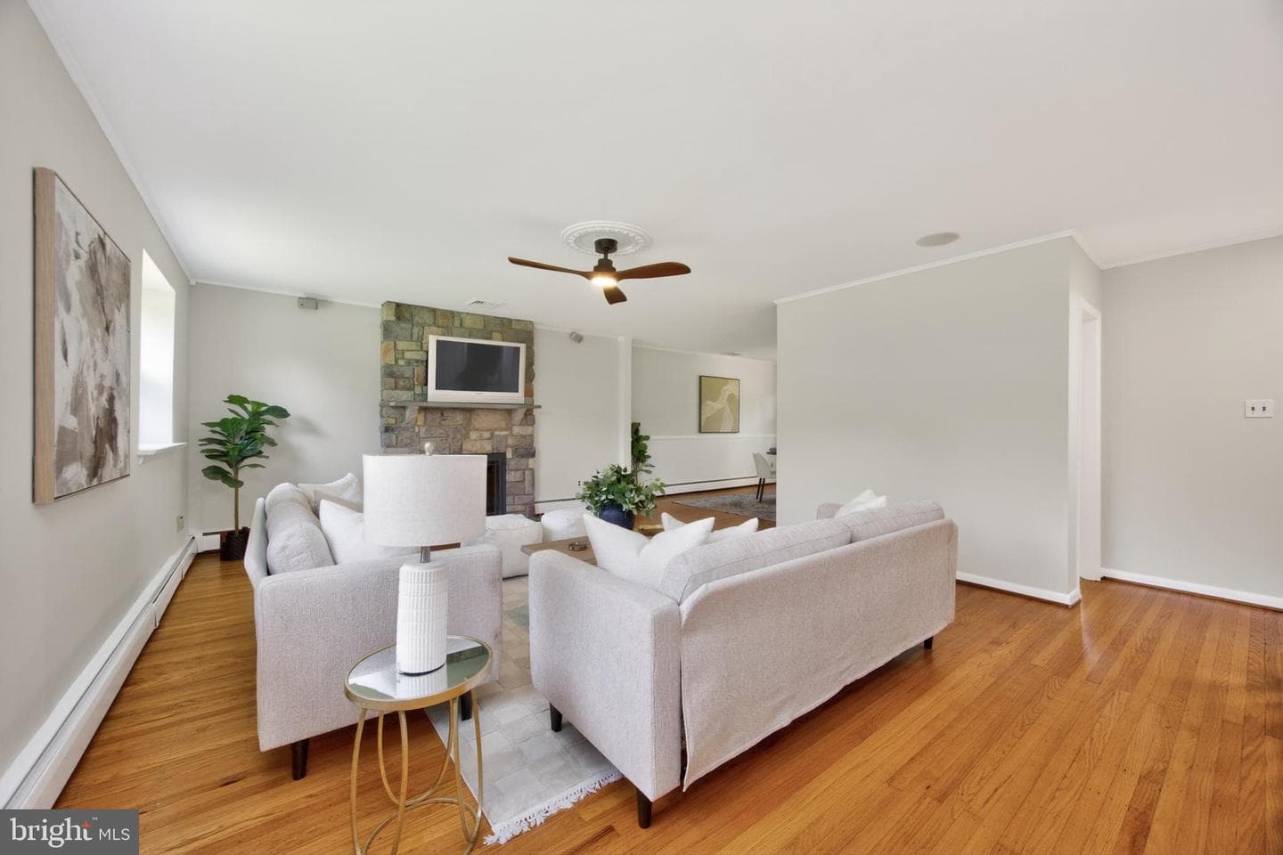 1190 Beaumont Road photo 11