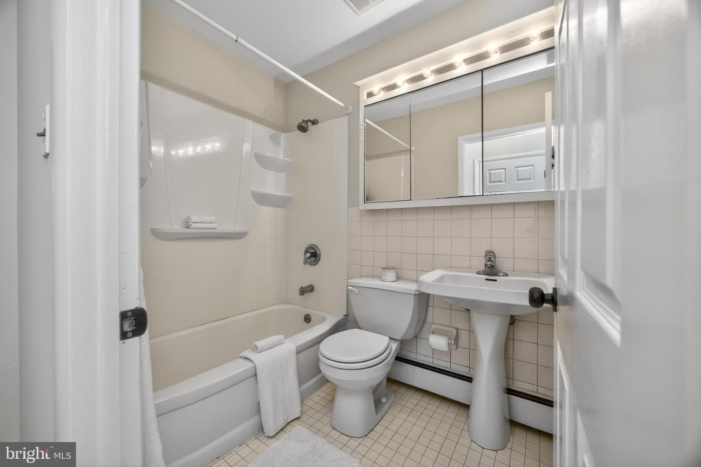 1190 Beaumont Road photo 24