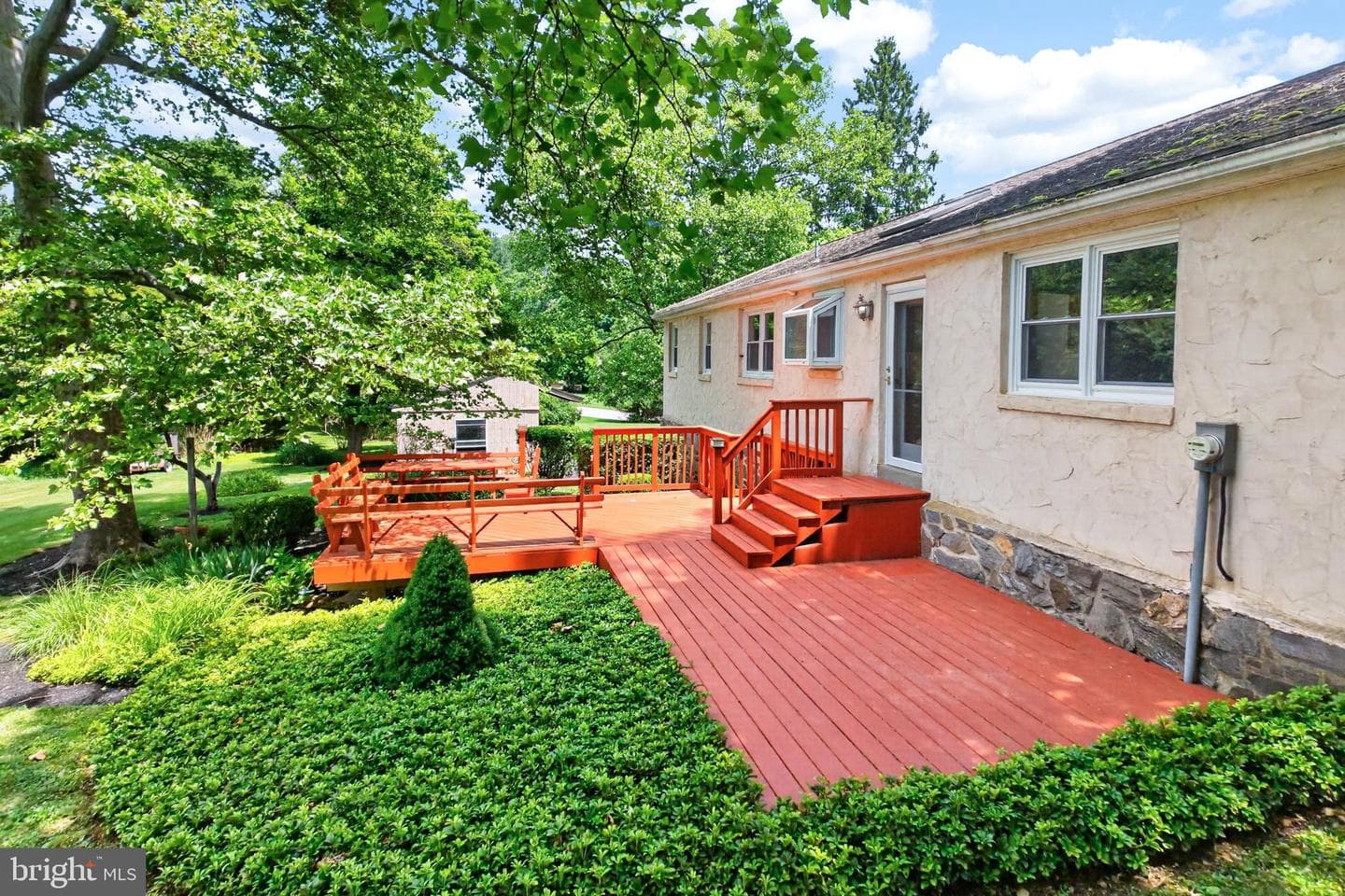 1190 Beaumont Road photo 27