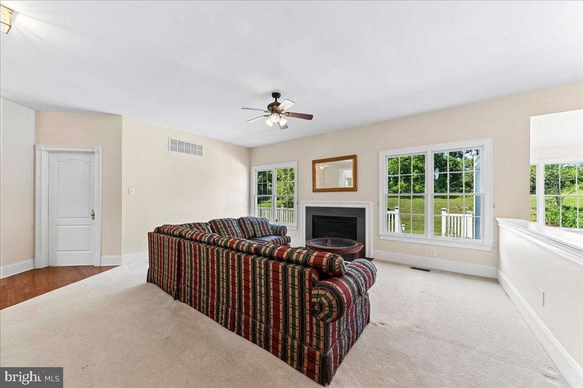 609 Winston Lane photo 7