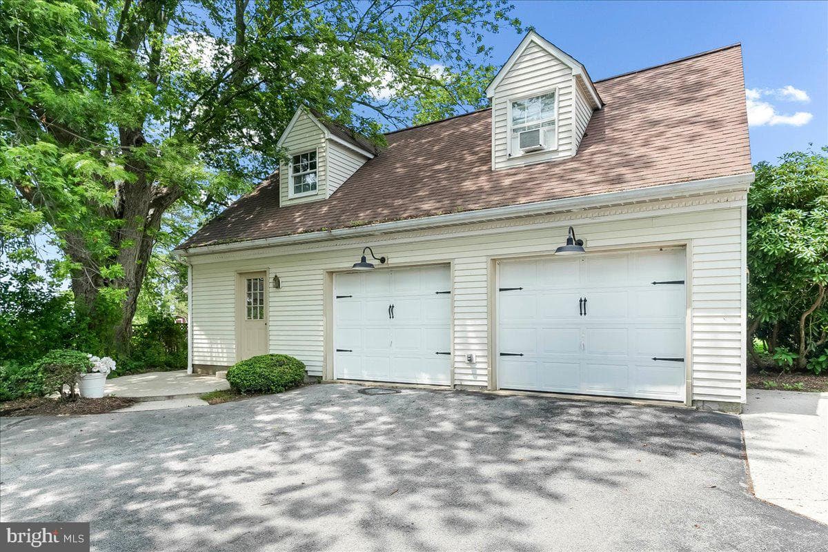 3060 Manor Road photo 43