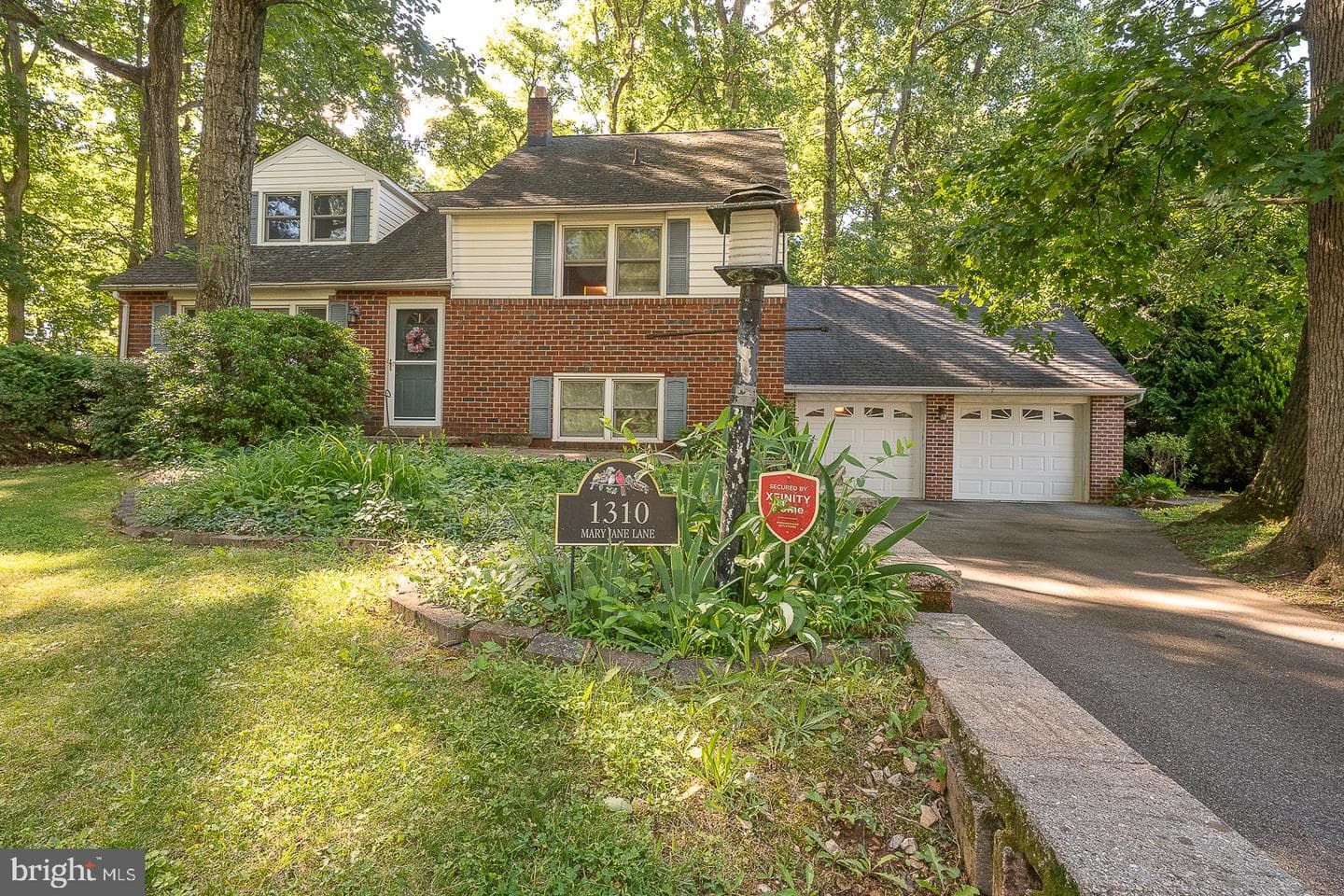 1310 Mary Jane Lane photo 40